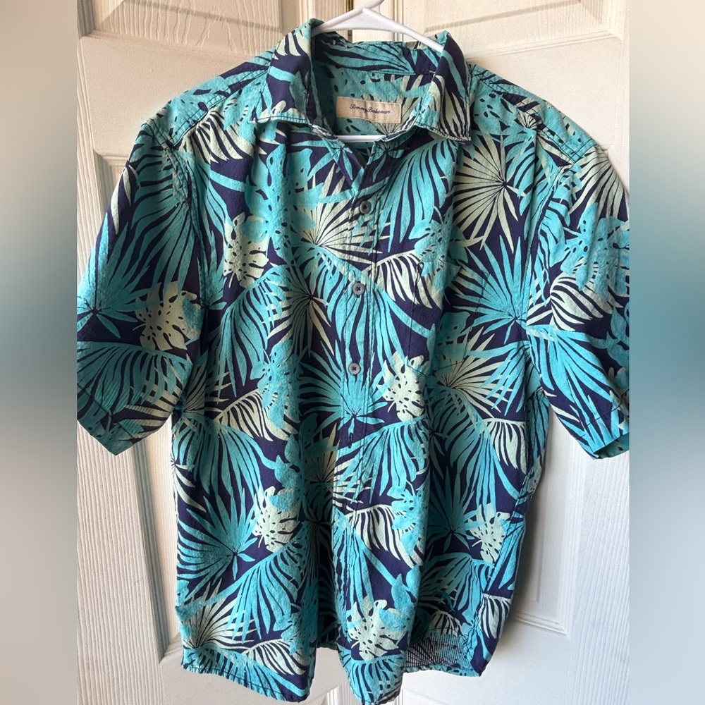 Men’s Tommy Bahama button up shirt size Large